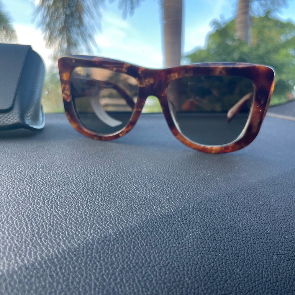 100% AUTHENTIC CELINE CL40157U HAVANA/BROWN GRADIENT SUNGLASSES - Picture 4 of 16